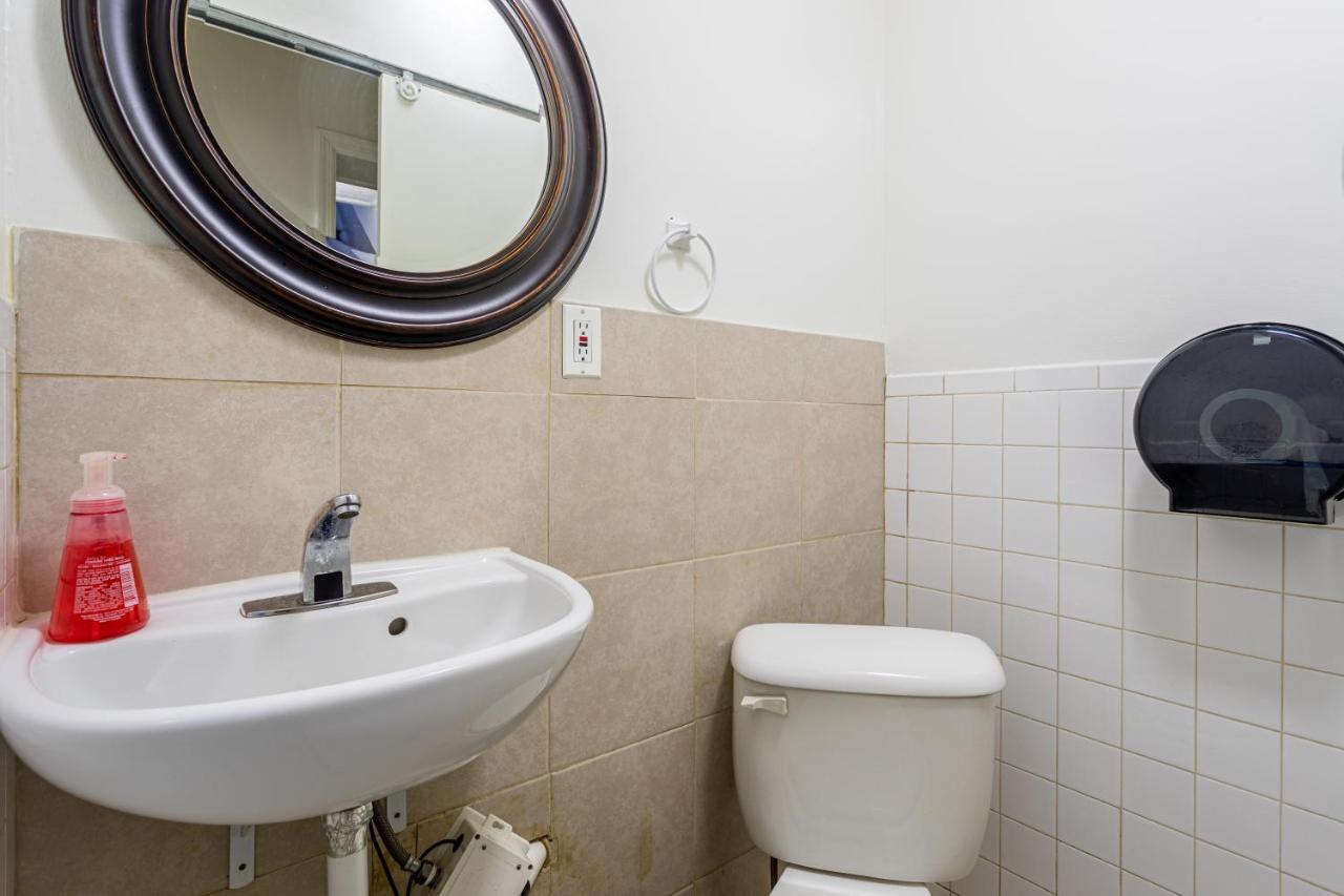 Homestay Best To Visit Nyc-ewr Airport-subway Access Newark