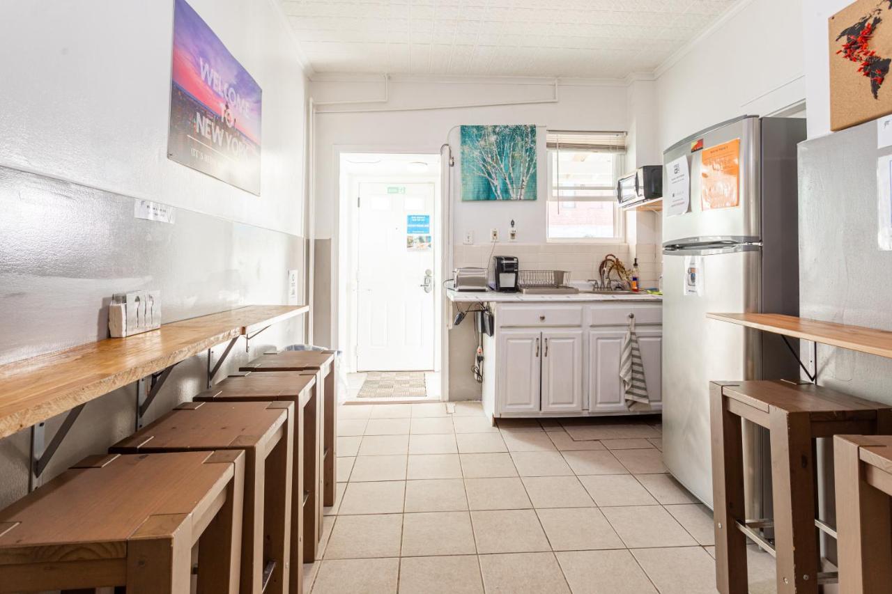 Homestay Best To Visit Nyc-ewr Airport-subway Access Newark