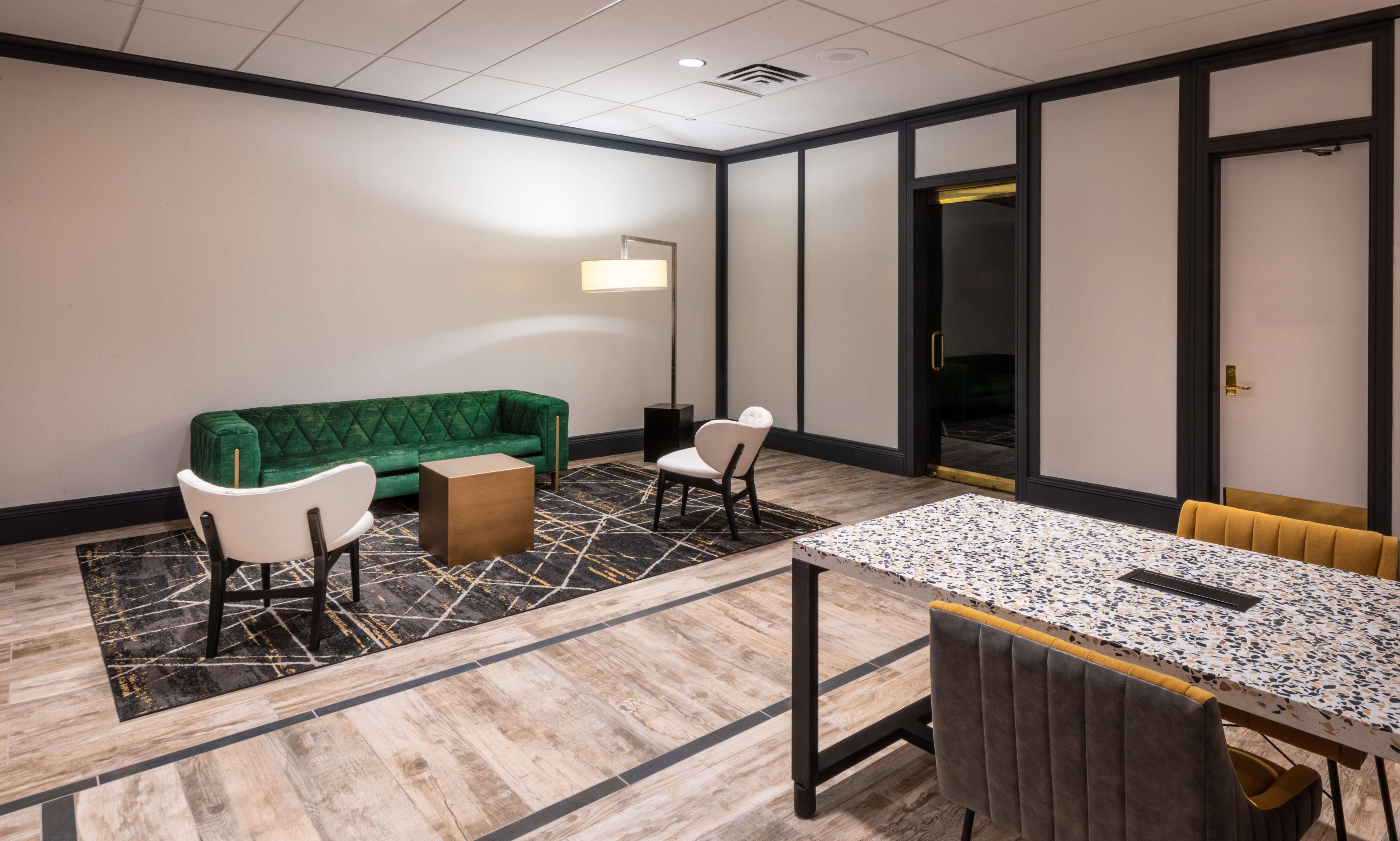 Doubletree By Hilton Penn Station, Nj Hotel