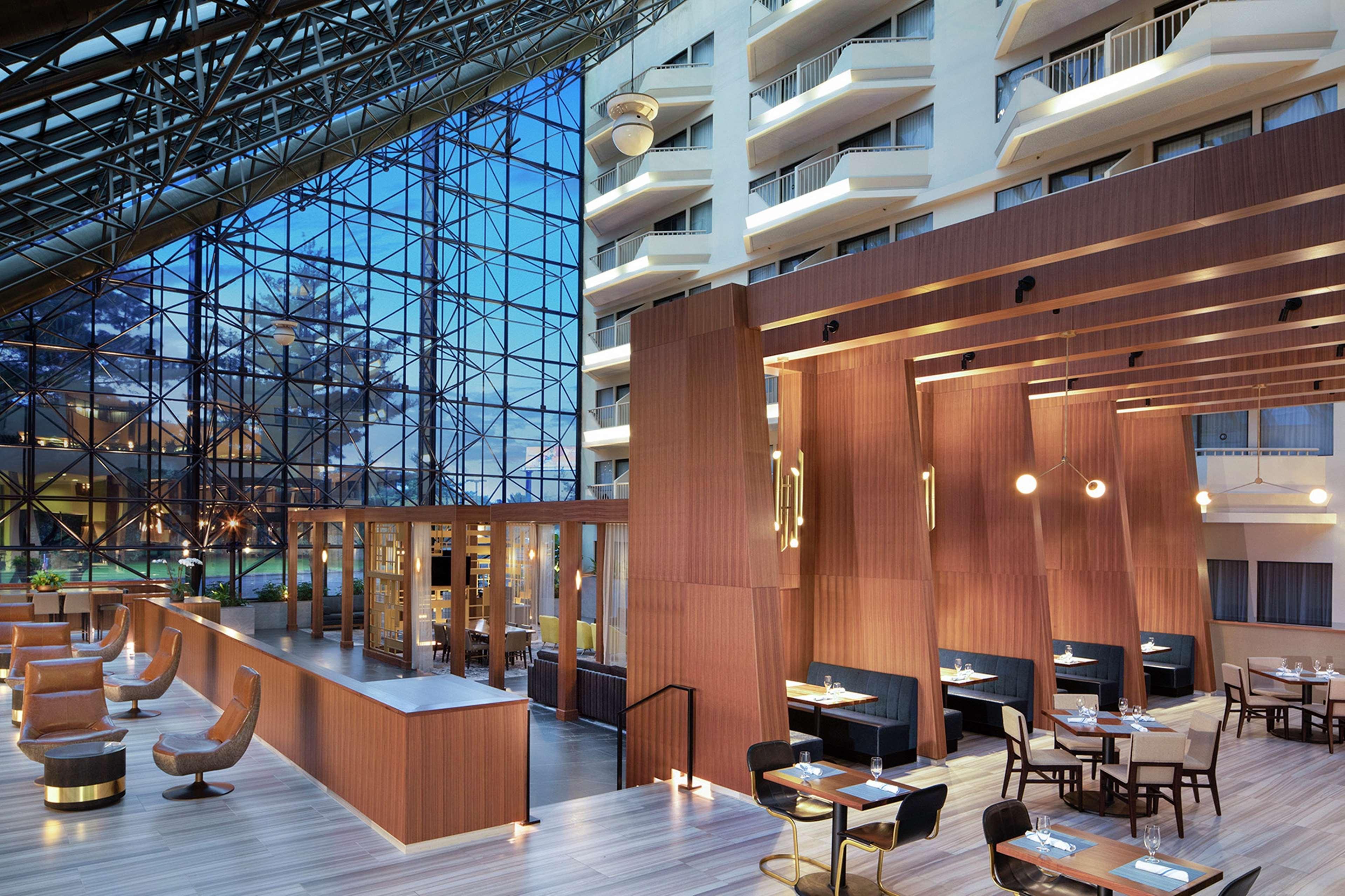 Doubletree By Hilton Airport 4*