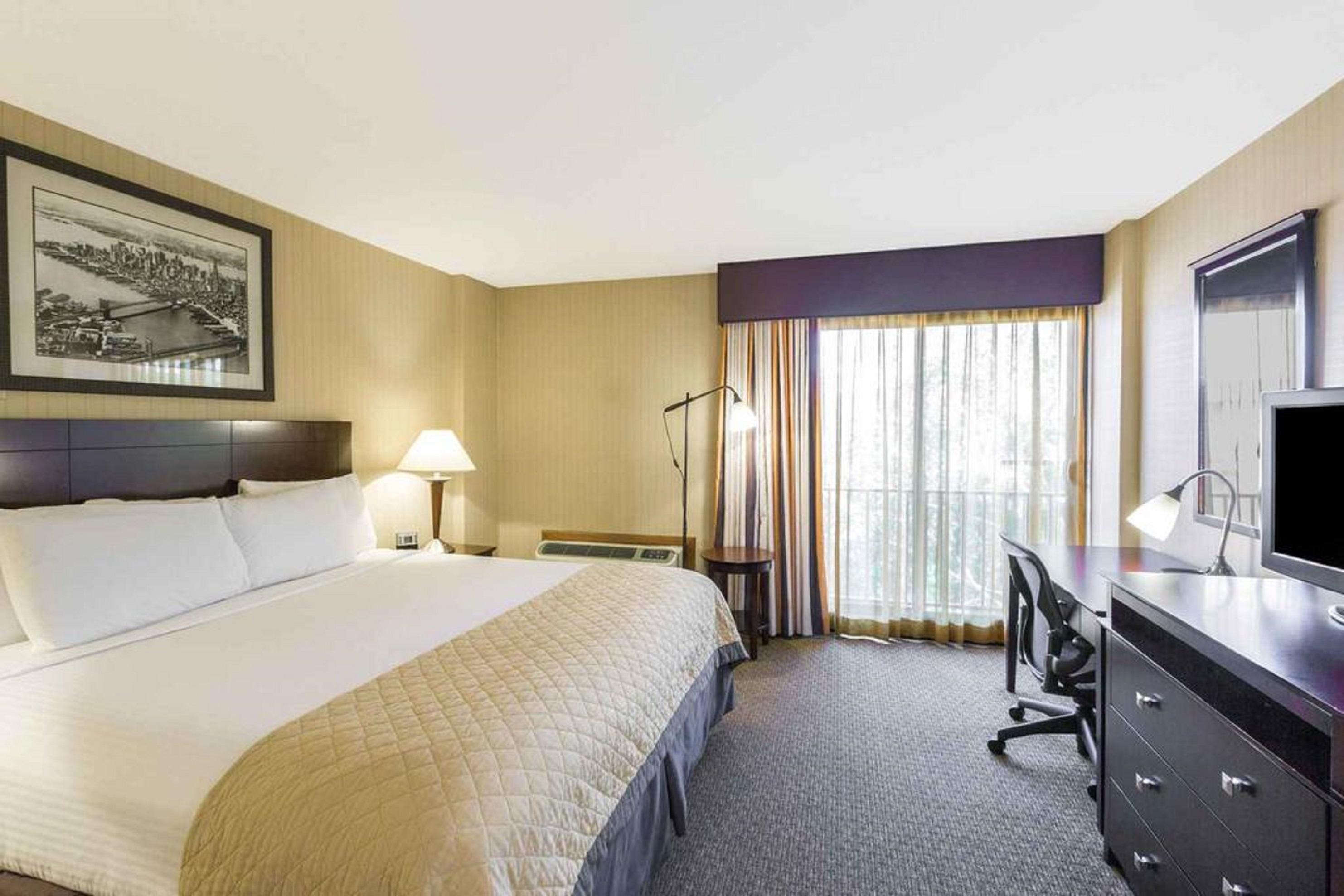 Wyndham Garden Airport Hotel 3*