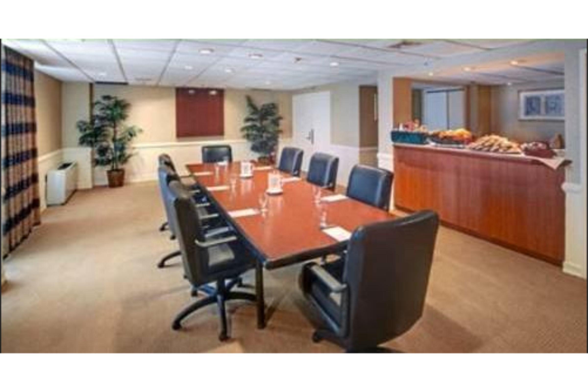 Wyndham Garden Airport Hotel