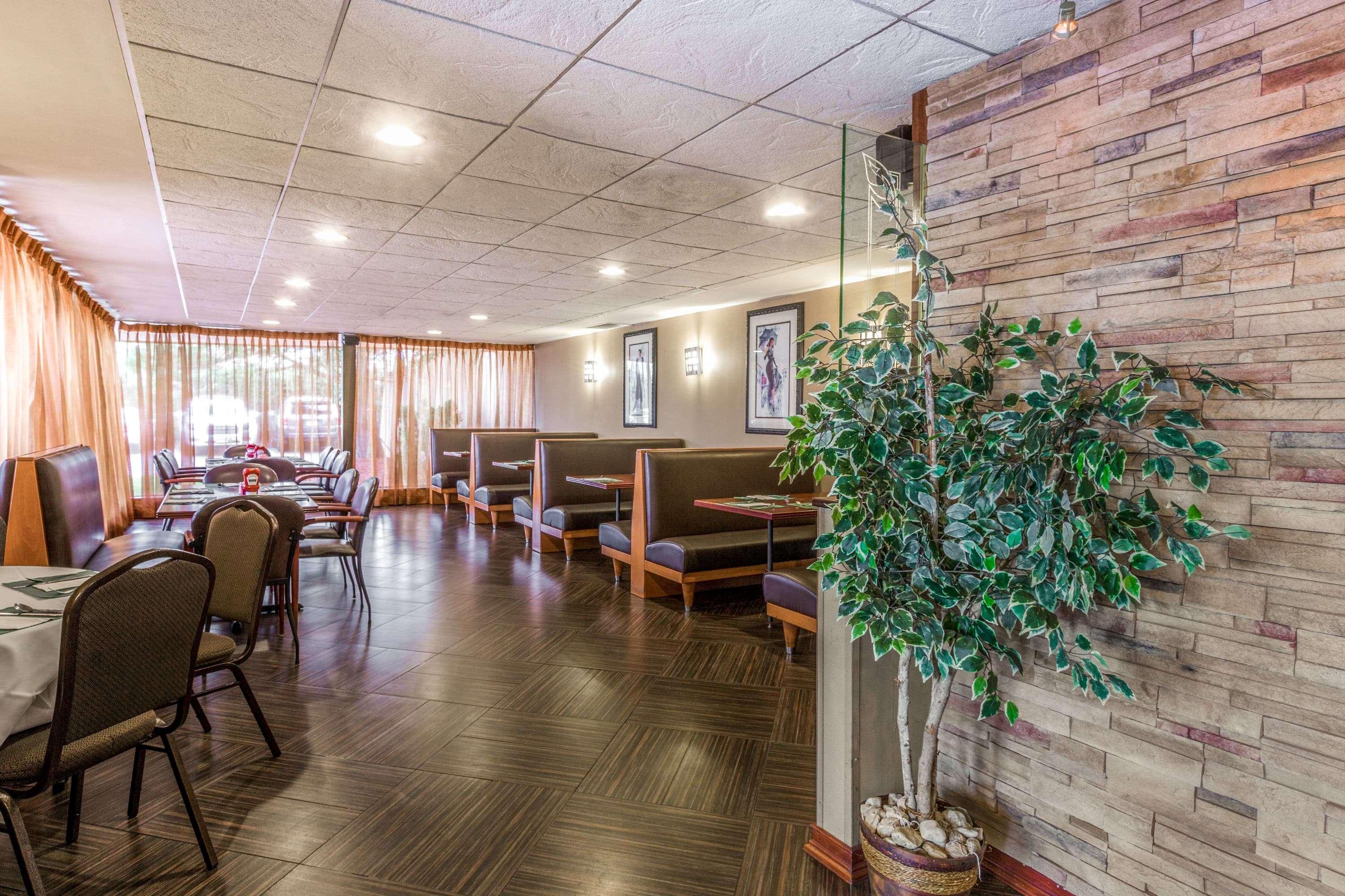 Wyndham Garden Airport 3*
