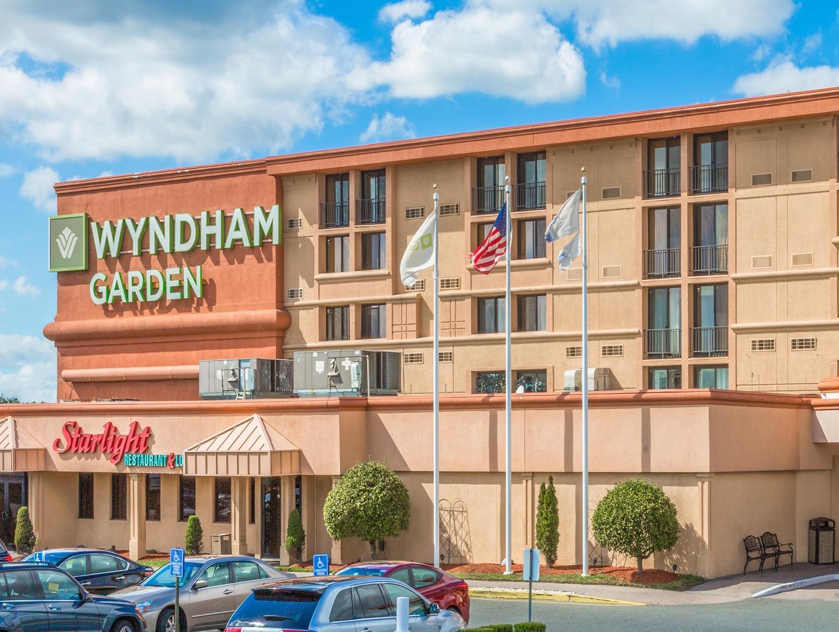 Wyndham Garden Airport Hotel 3*