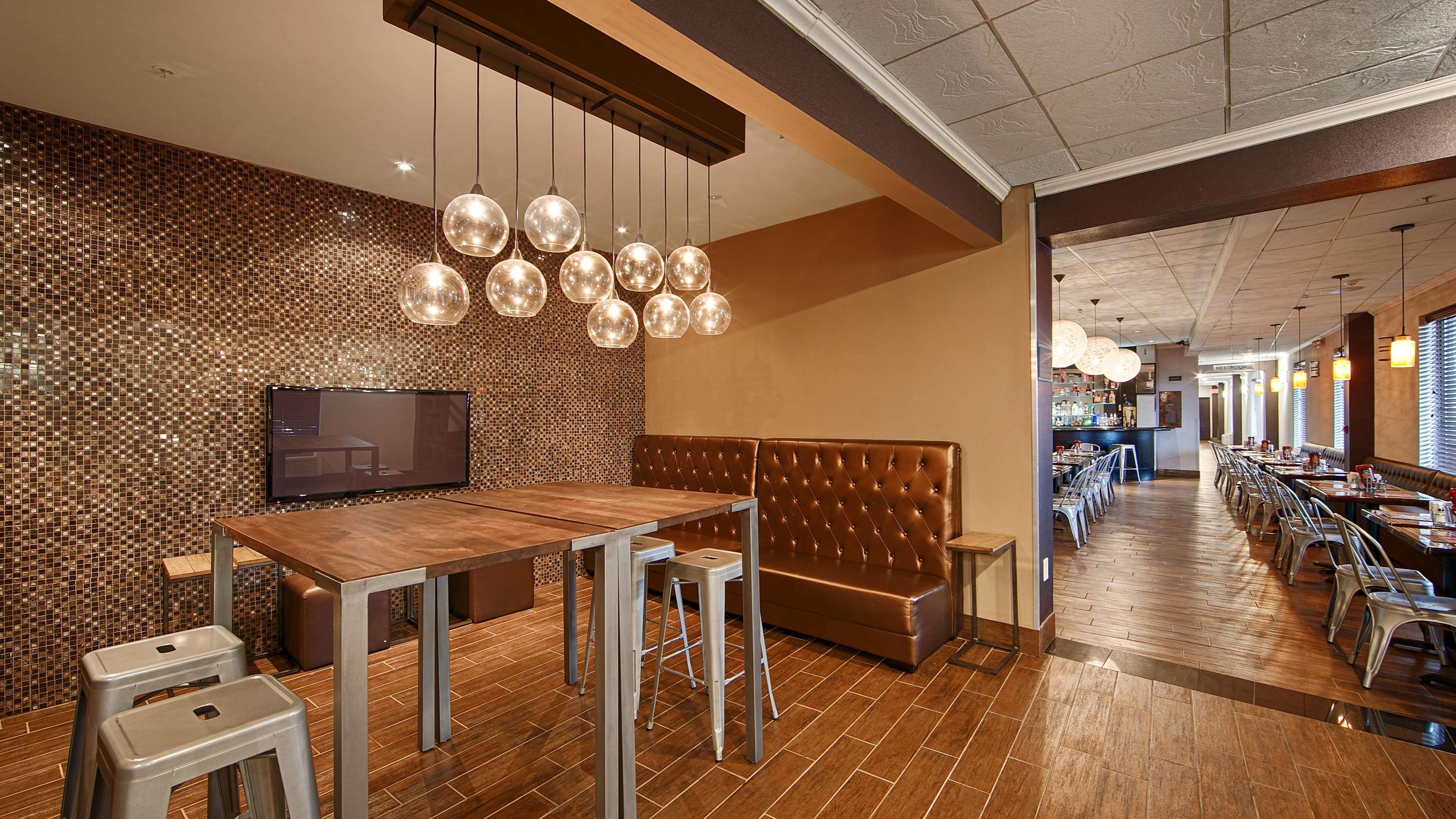 Western Airport West 3*