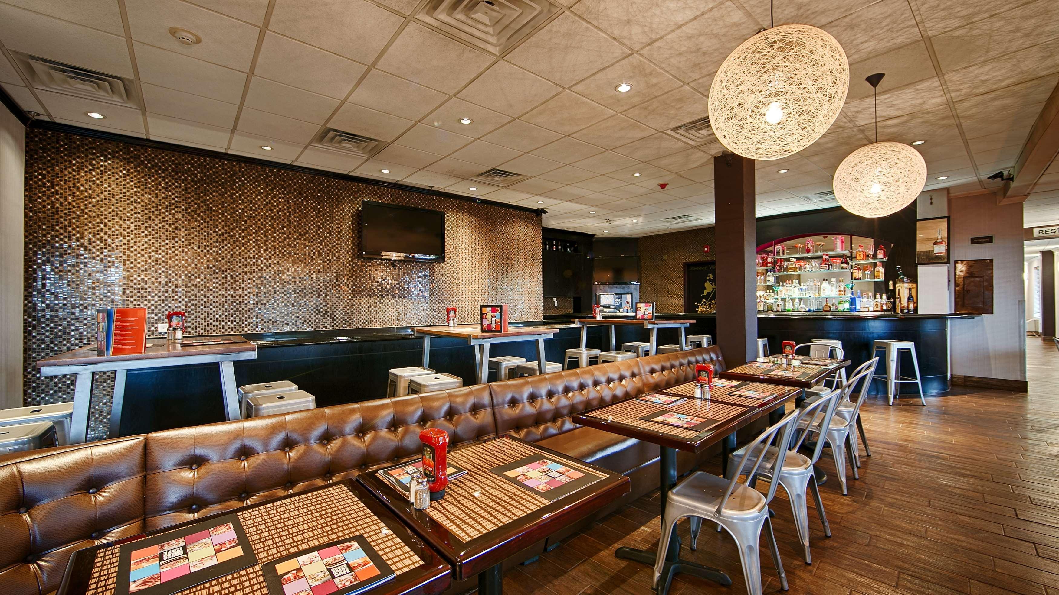 Hotel Western Airport West 3*