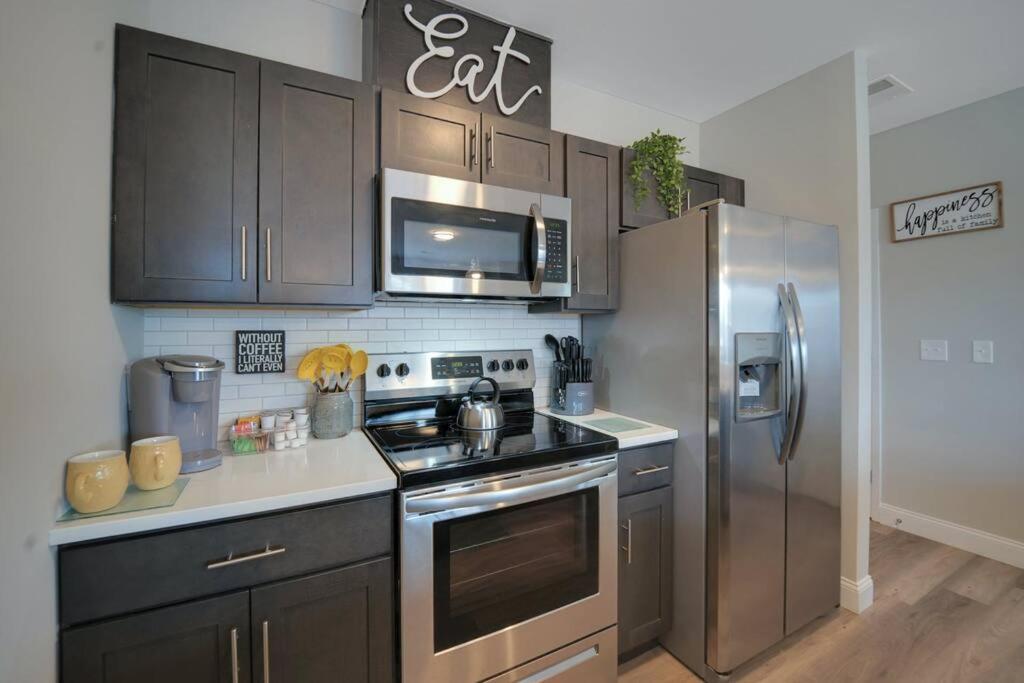 Beautiful 2br Apt/ewr Airport/king /free Parking Apartment