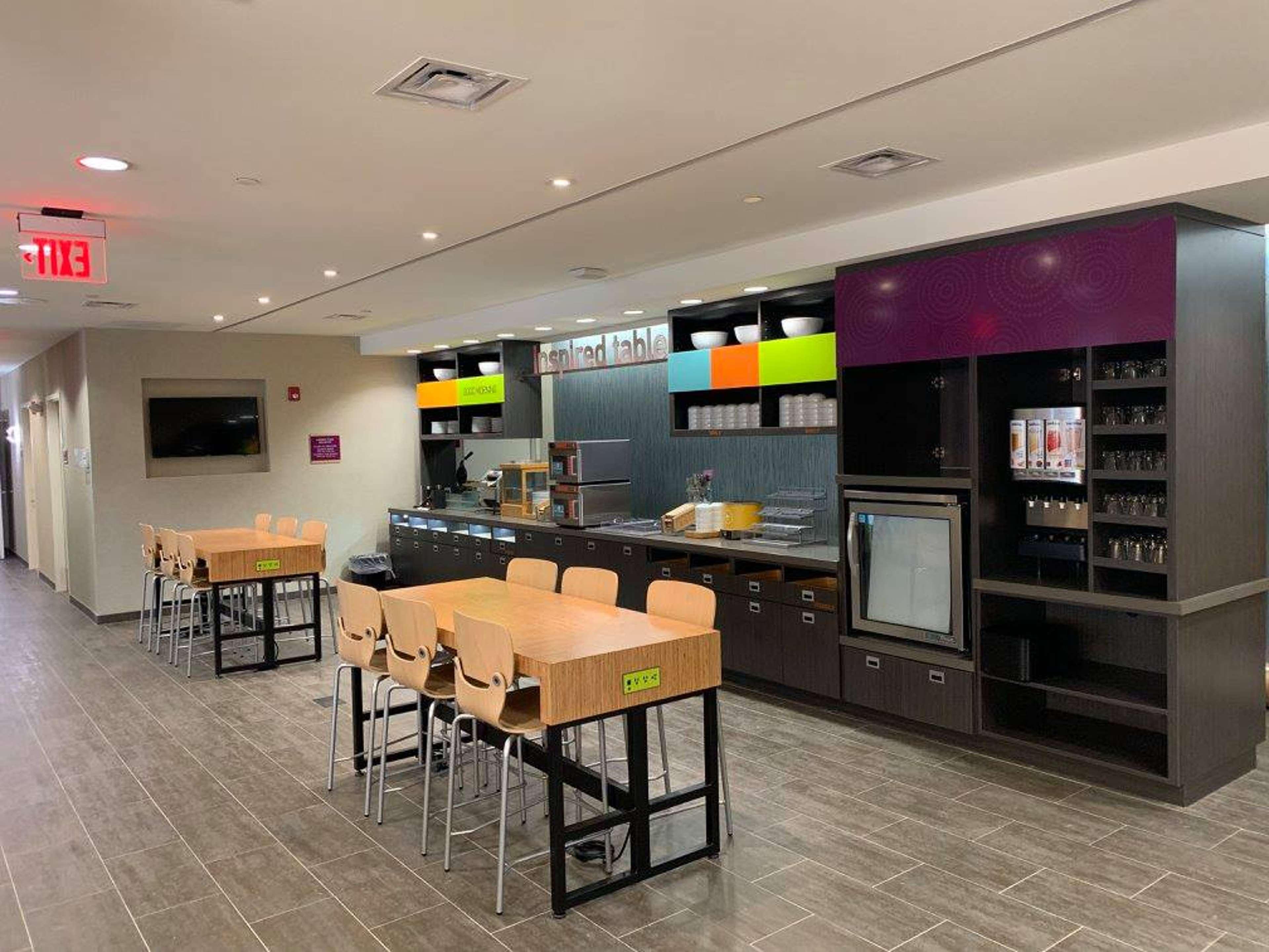 Home2 By Hilton Airport Hotel 3*