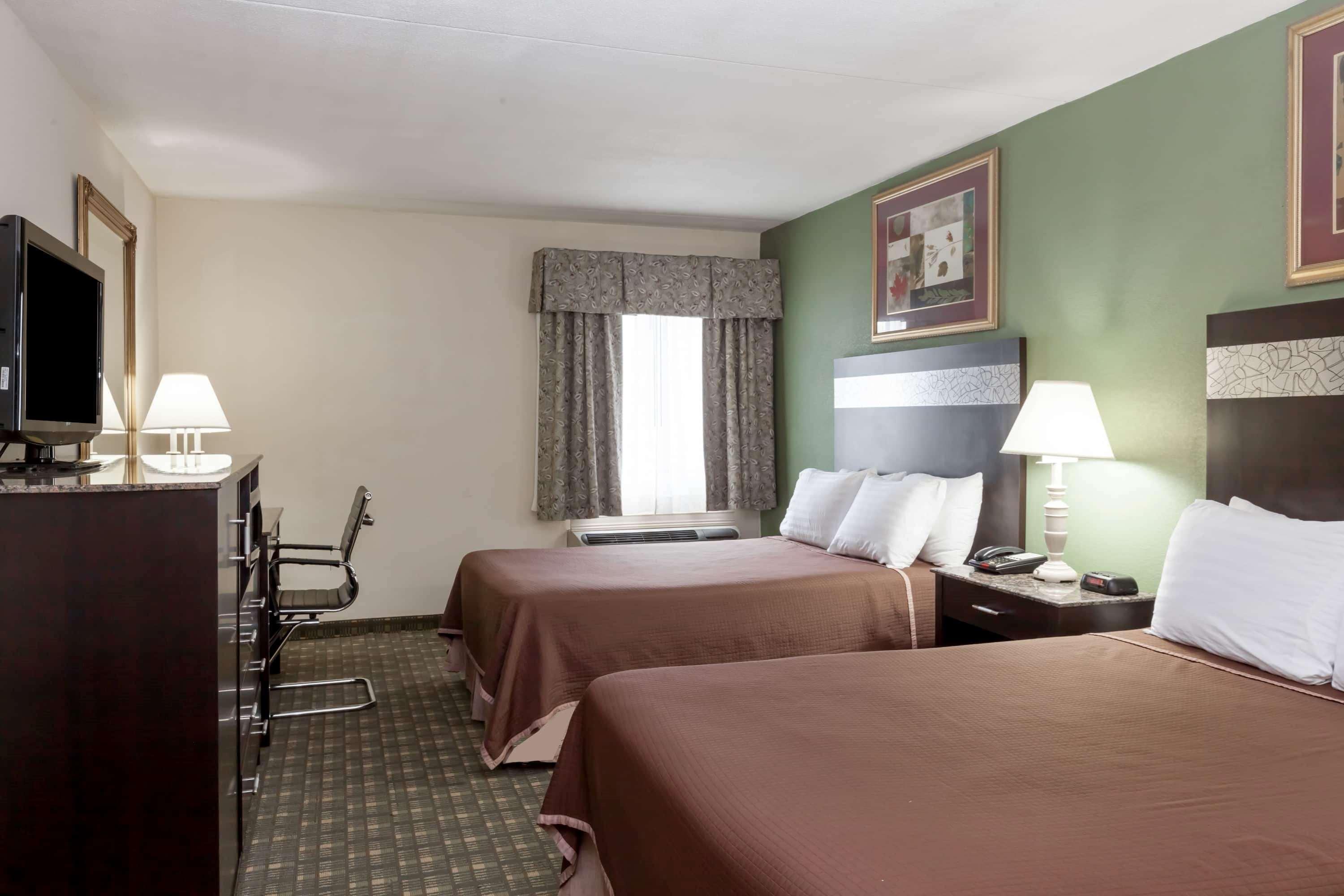 Howard Johnson By Wyndham Airport Newark