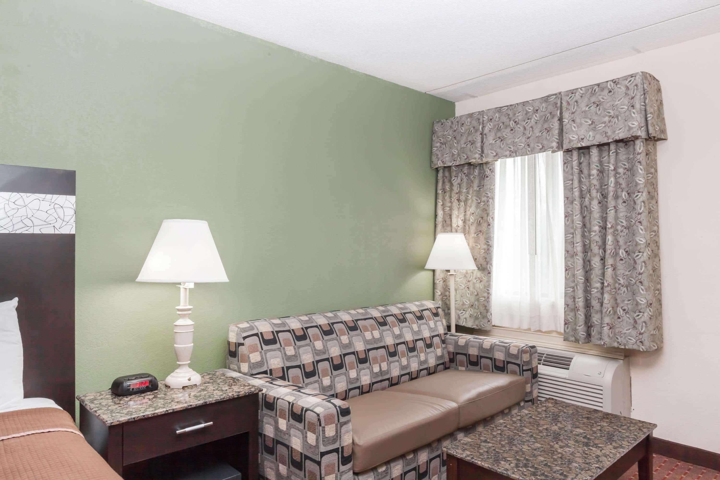 Howard Johnson By Wyndham Airport 2* Newark