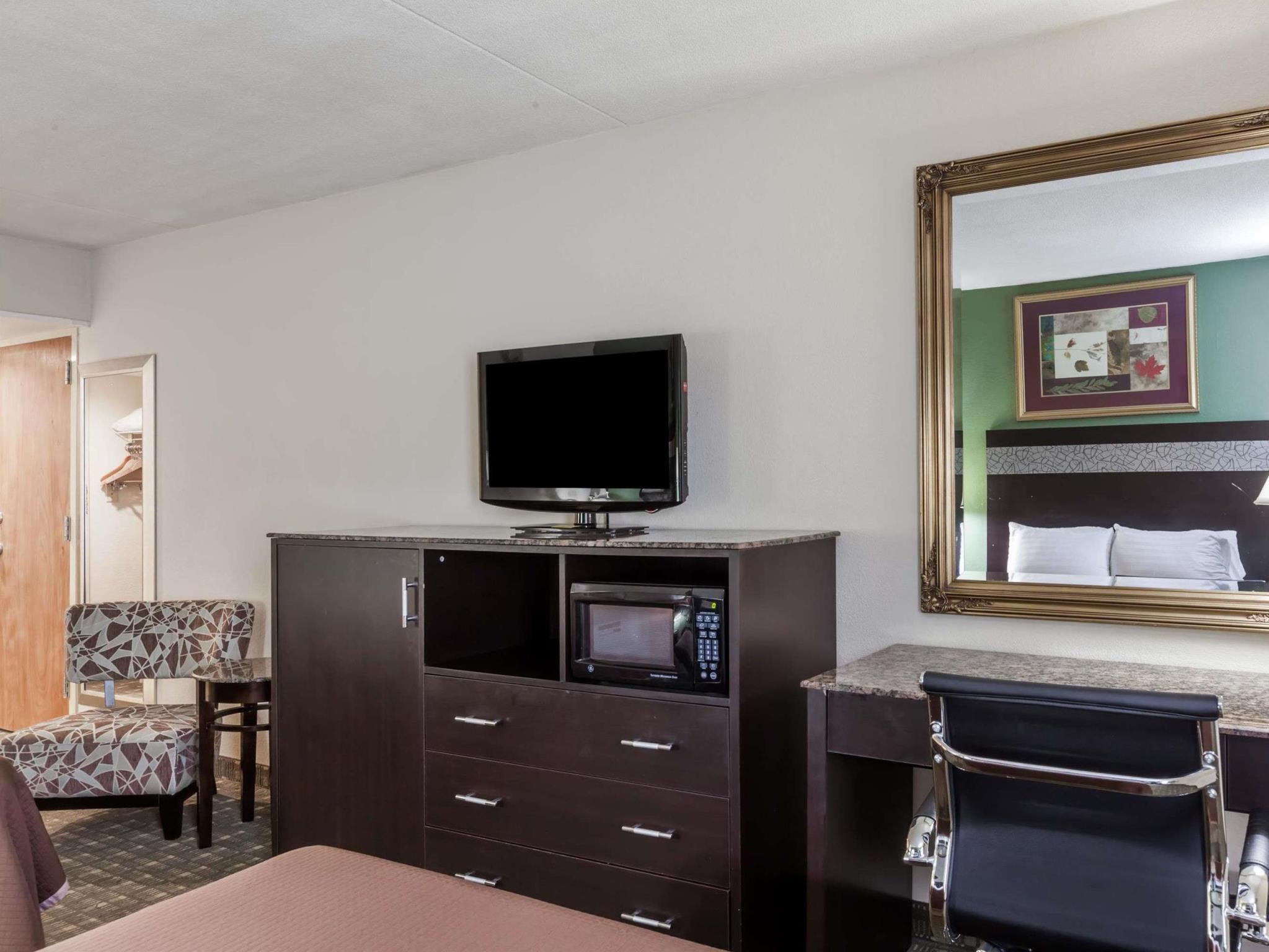 Howard Johnson By Wyndham Airport Hotel Newark