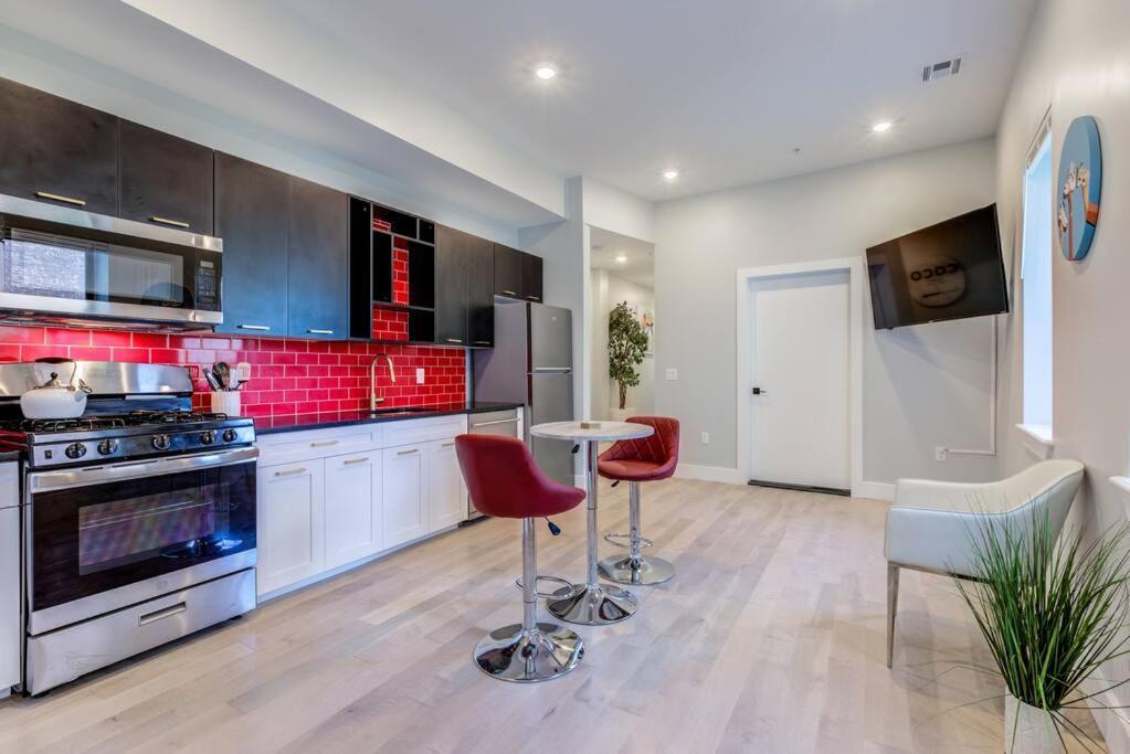 Luxury Designer Theme 2br Apt Near Nyc / Thepath * Newark