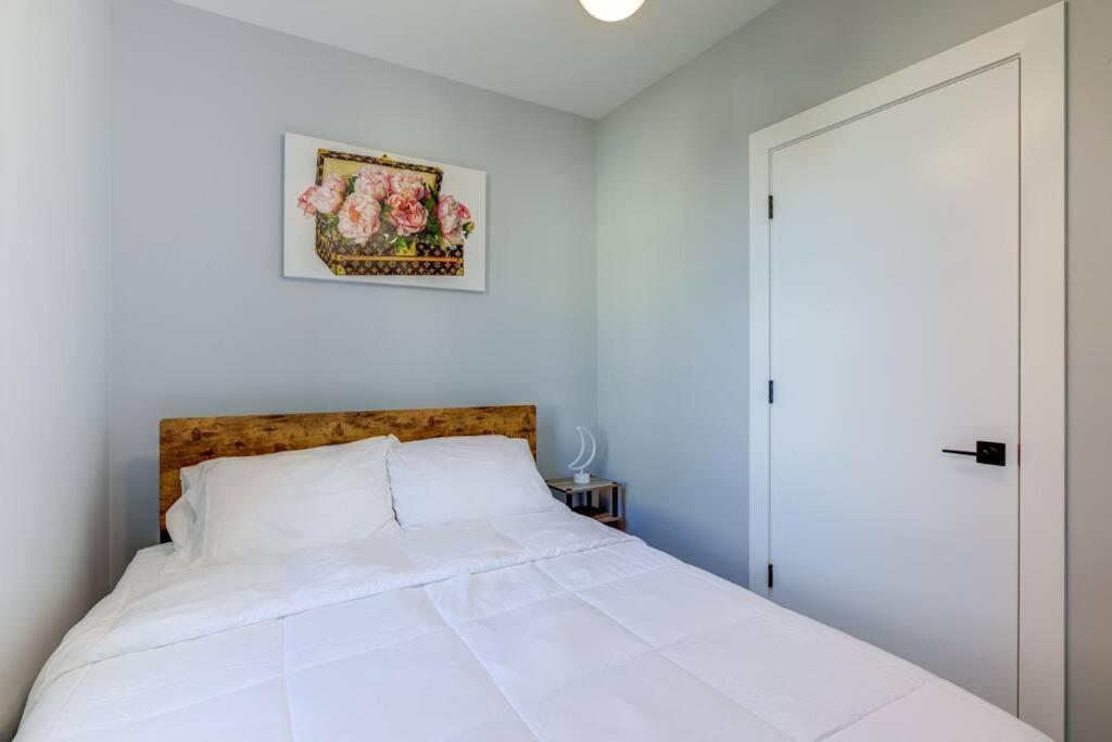 Luxury Designer Theme 2br Apt Near Nyc / Thepath Apartment