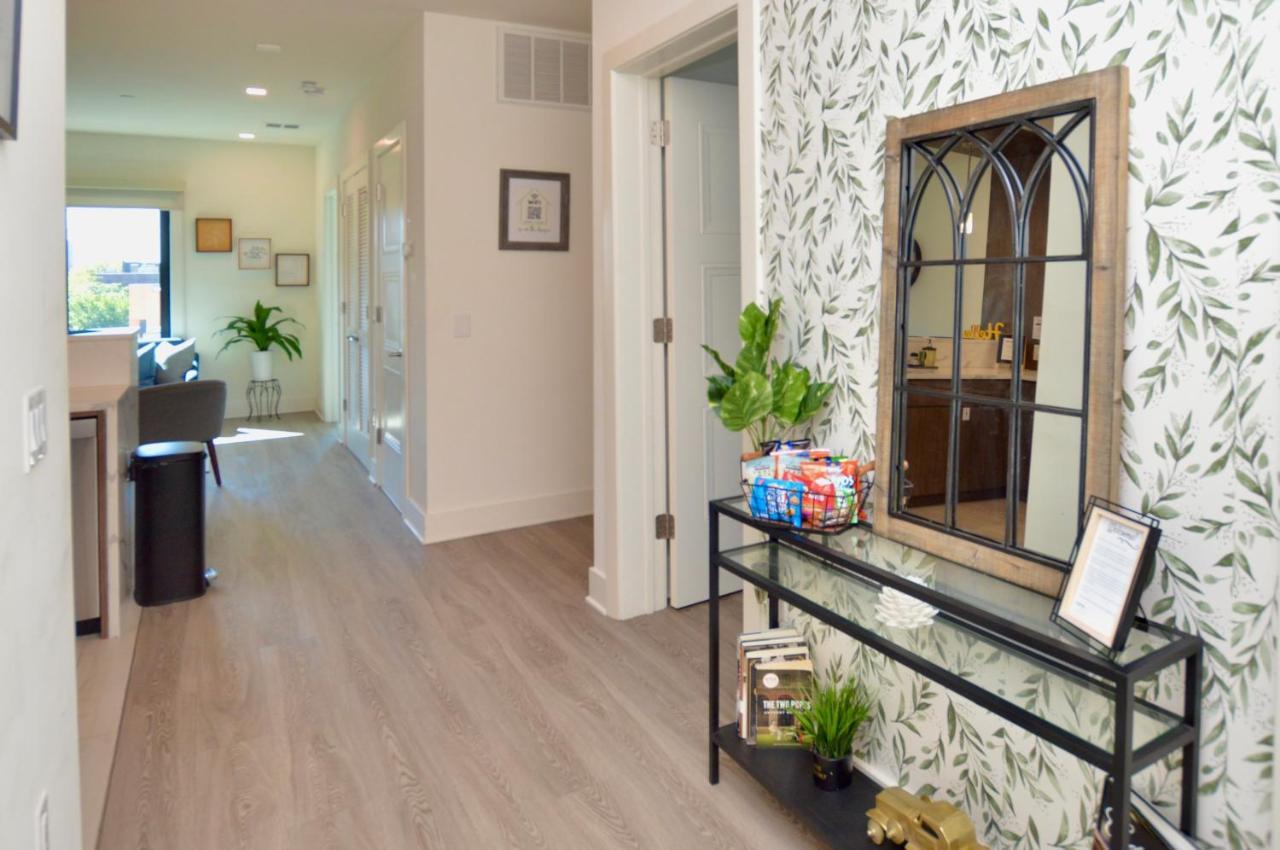 Lux 2br, Free Parking, Walk To Prudential Center Min To Nyc & More Apartment *