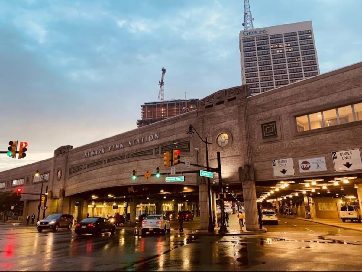 Lux 2br, Free Parking, Walk To Prudential Center Min To Nyc & More Newark