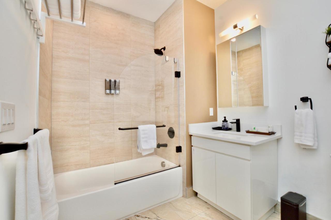 Lux 2br, Free Parking, Walk To Prudential Center Min To Nyc & More Apartment *
