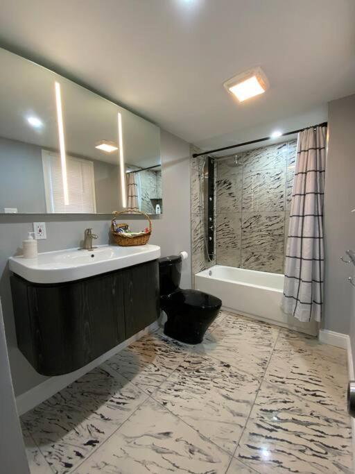 Luxury 3br/newark Penn,wifi,free Parking Holiday home
