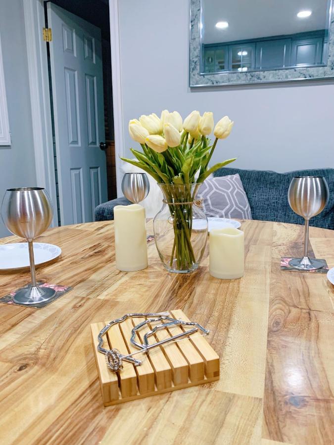 Holiday home Sale!! Brick 20 Mins From Nyc!! *