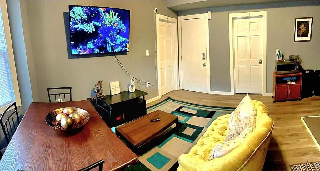 Wuluphana Llc Entire 4bdrm Free Parking Ewr/ny/travelnurse