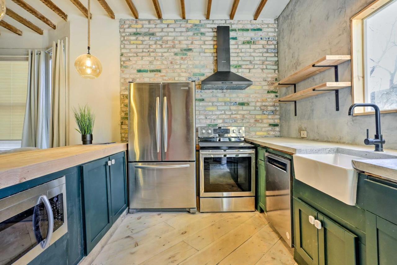 Holiday home Stylish With Deck Less Than 14 Mi To Nyc! *