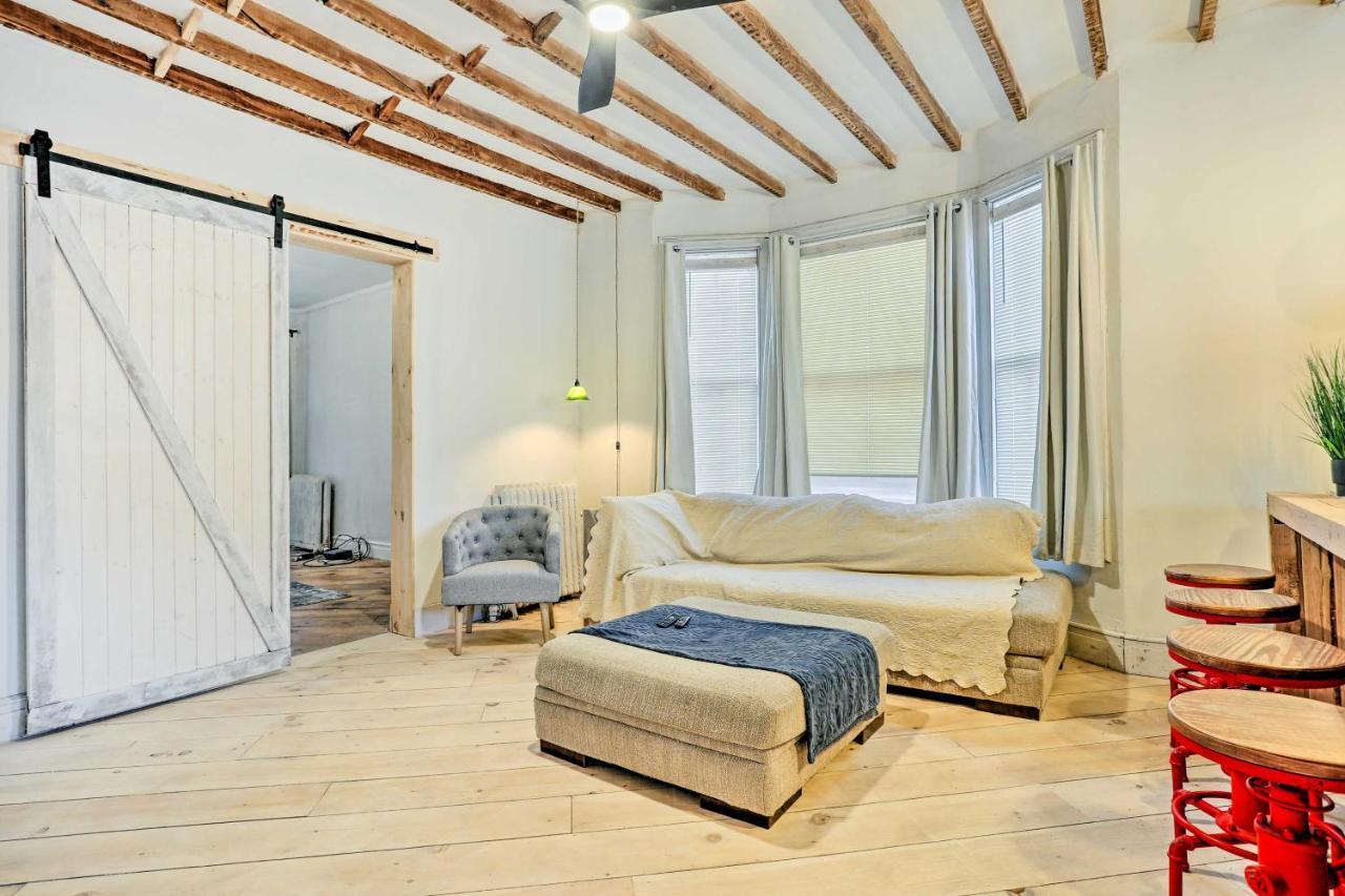 Stylish With Deck Less Than 14 Mi To Nyc! *