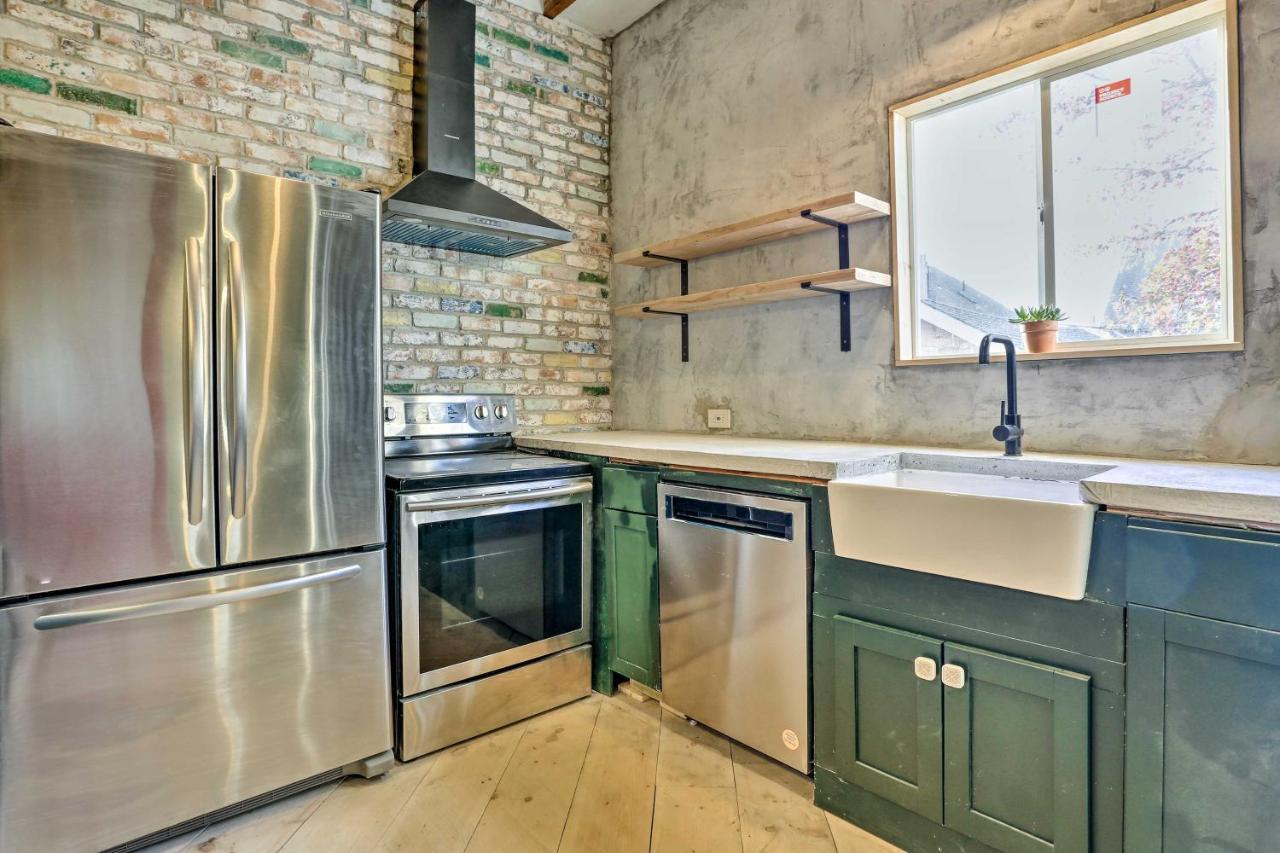 Holiday home Stylish With Deck Less Than 14 Mi To Nyc! *