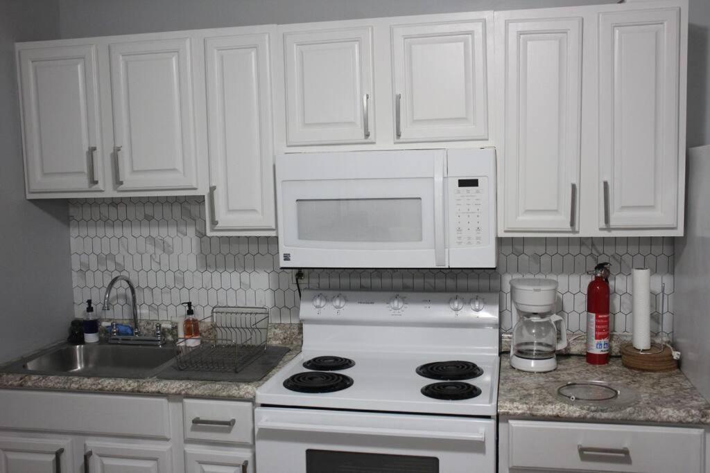 Entire 2-bed Private - Ewr/nyc/outlet Mall Apartment Newark
