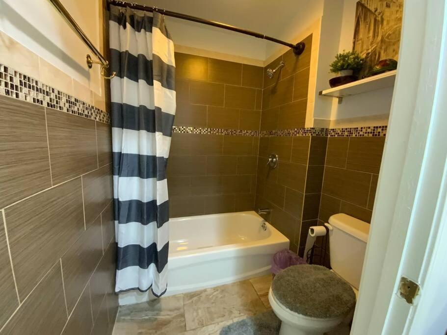 Artistic Luxury Downtown/train To Nyc/airport