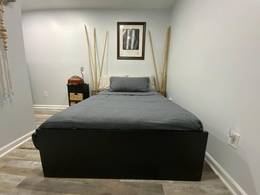 Artistic Luxury Downtown/train To Nyc/airport Villa