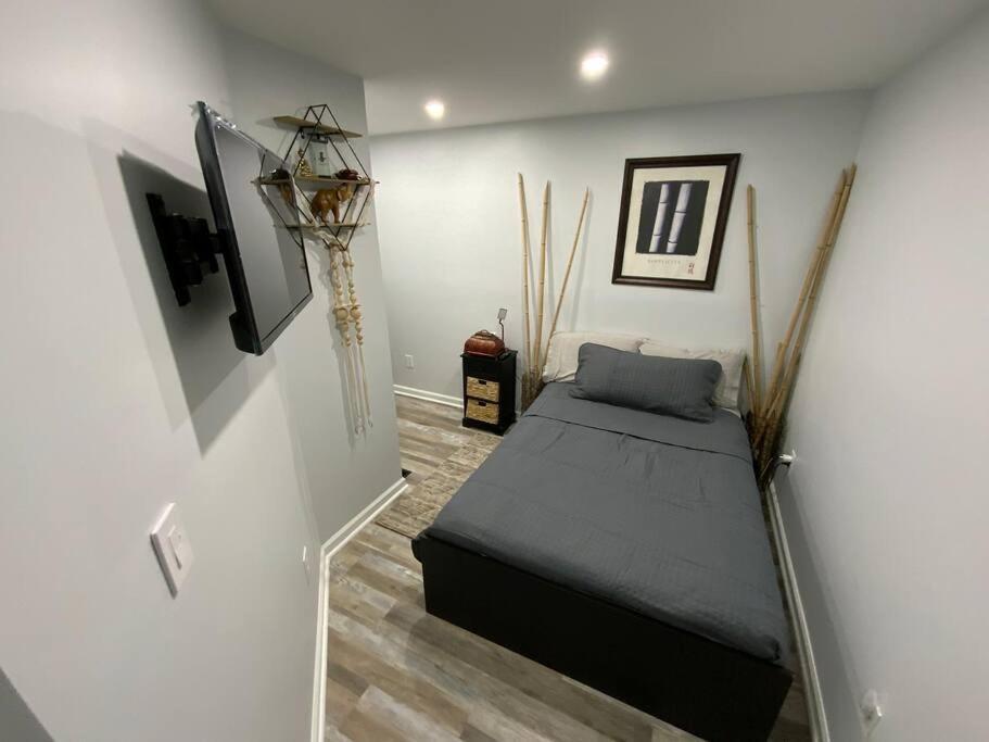 Artistic Luxury Downtown/train To Nyc/airport Villa *