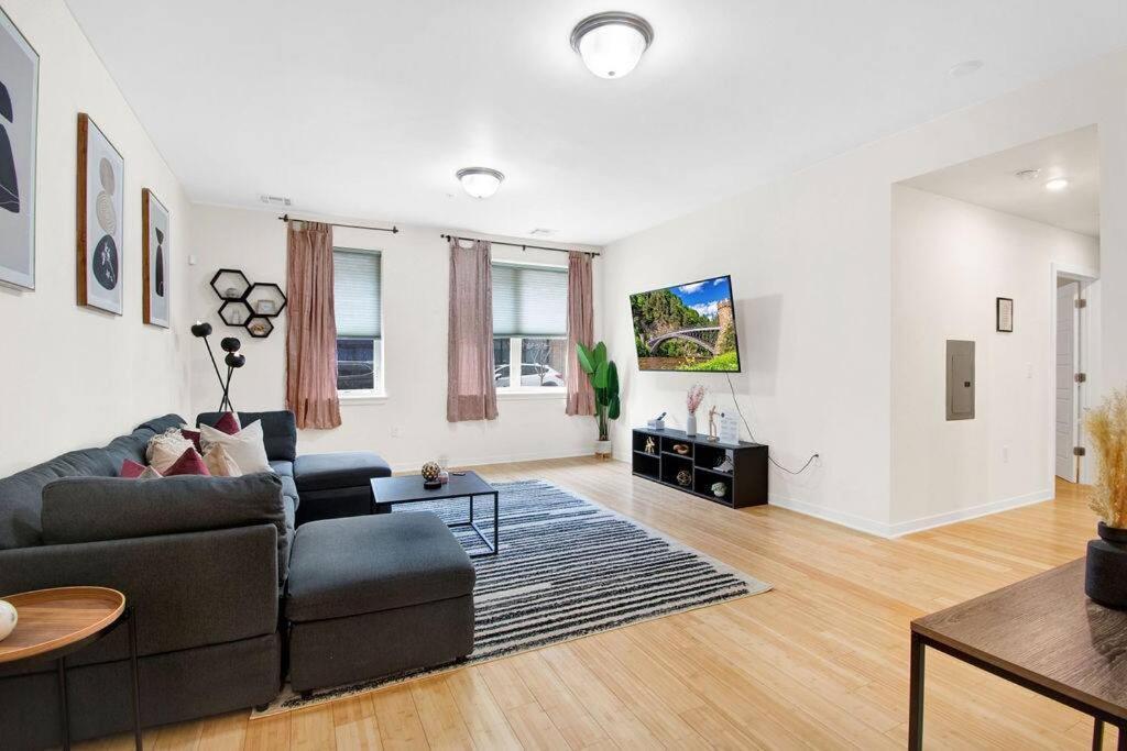 The Cozy Comfort Free Parking Easy Access To Nyc Apartment