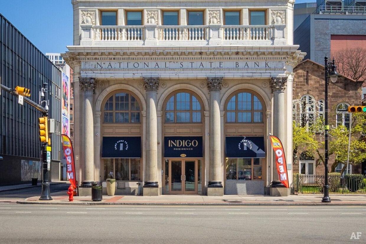 Indigo Getaway Queen Bed Free Park Near Ewr, Penn, Prudential Apartment *