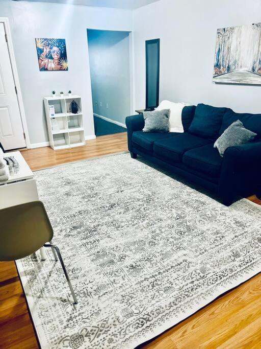 Spacious Cozy 2 Bedroom - Near Ewr/nyc/outlet Mall Newark