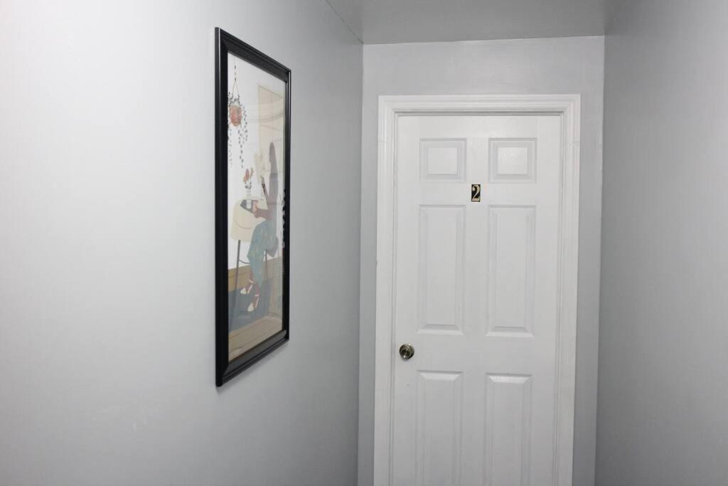 Spacious Cozy 2 Bedroom - Near Ewr/nyc/outlet Mall Apartment Newark
