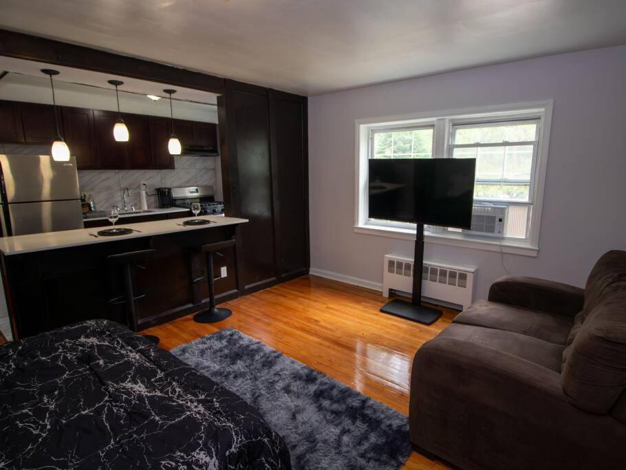 Luxury Studio * Newark