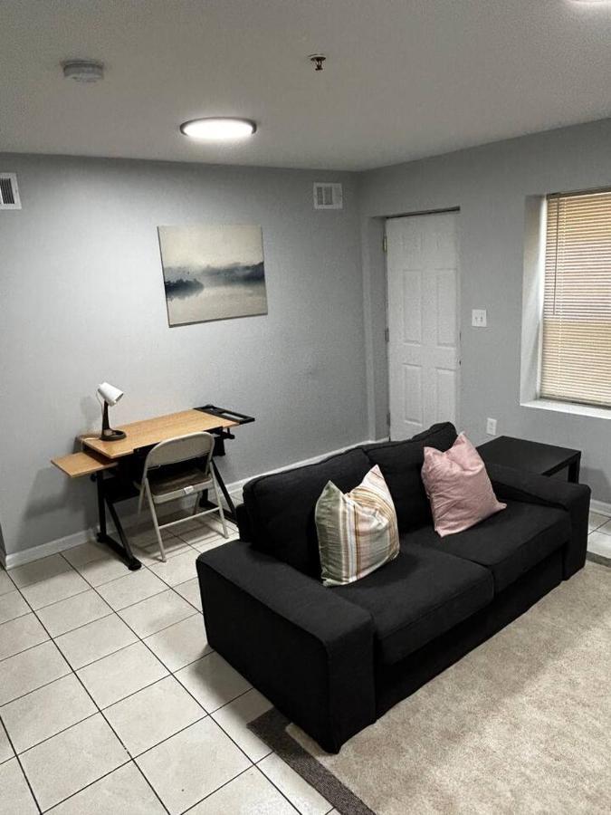 Apartment Private Cozy W/ 3brs