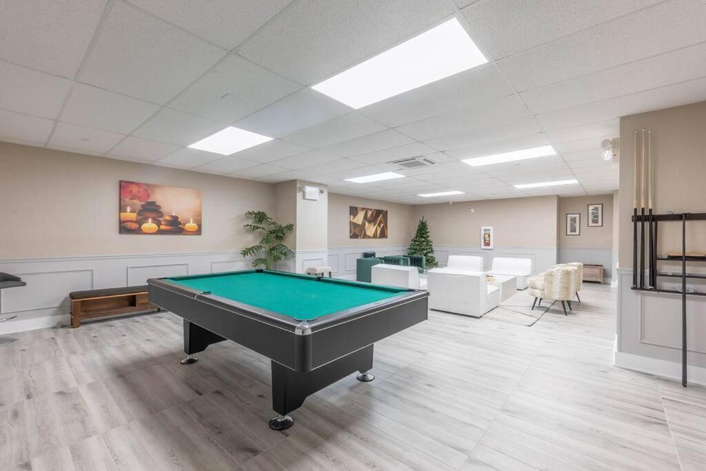 Free Parking 40 Off 2bdr Prudendtial Center Apartment