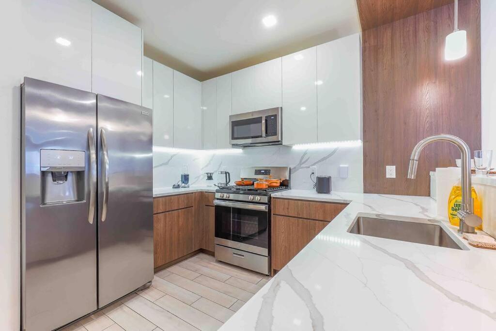 Free Parking 40 Off 2bdr Prudendtial Center Apartment *