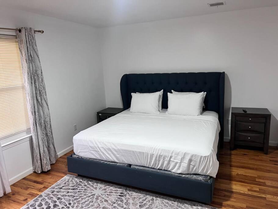 Elegant 3 Kings Bedroom Near Downtown Ewr Nyc Airport Apartment