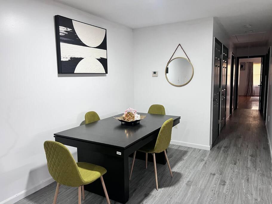 Elegant 3 Kings Bedroom Near Downtown Ewr Nyc Airport Apartment Newark