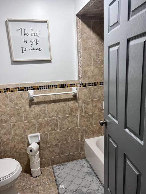 Elegant 3 Kings Bedroom Near Downtown Ewr Nyc Airport Apartment Newark
