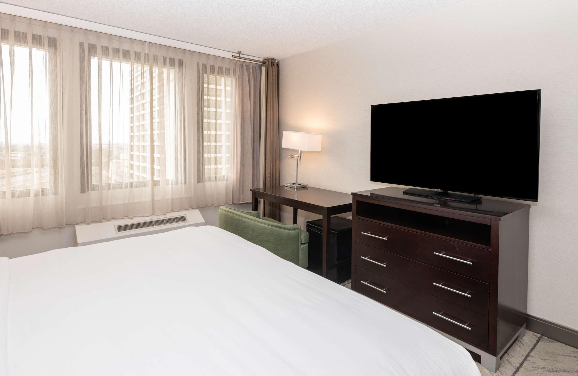 Doubletree By Hilton Penn Station, Nj Hotel