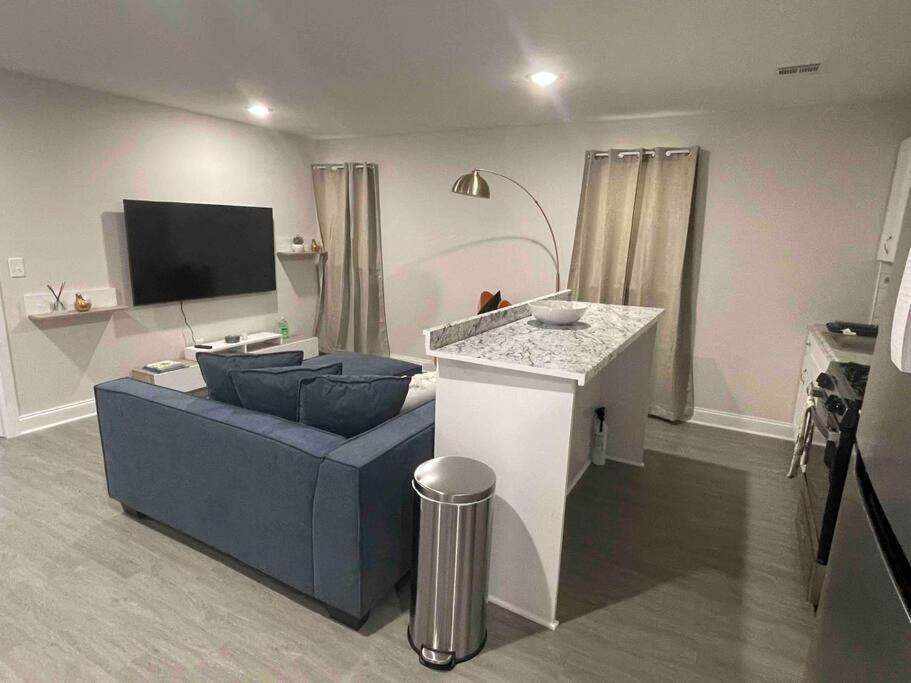 Cozy 2 Bedroom Near Ewr- Nyc Airport Downtown *