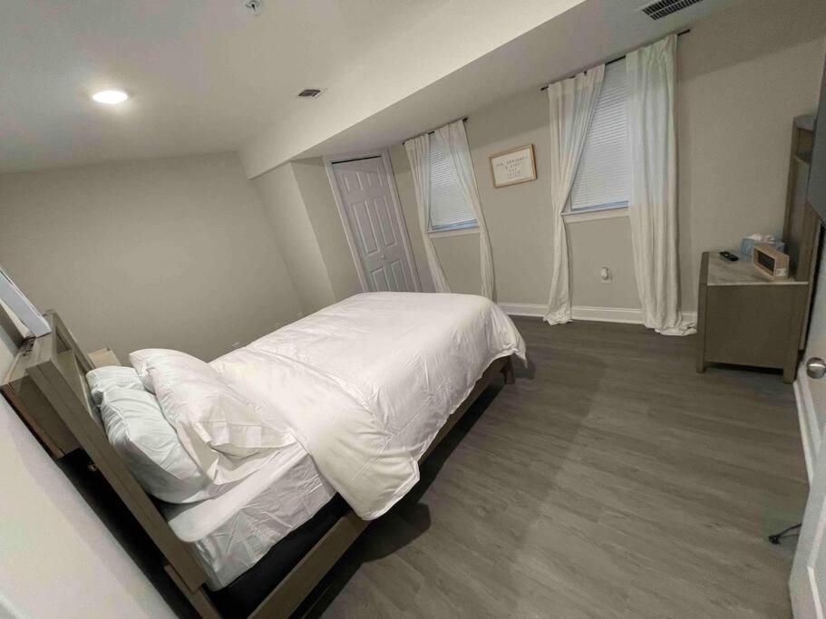 Cozy 2 Bedroom Near Ewr- Nyc Airport Downtown Newark