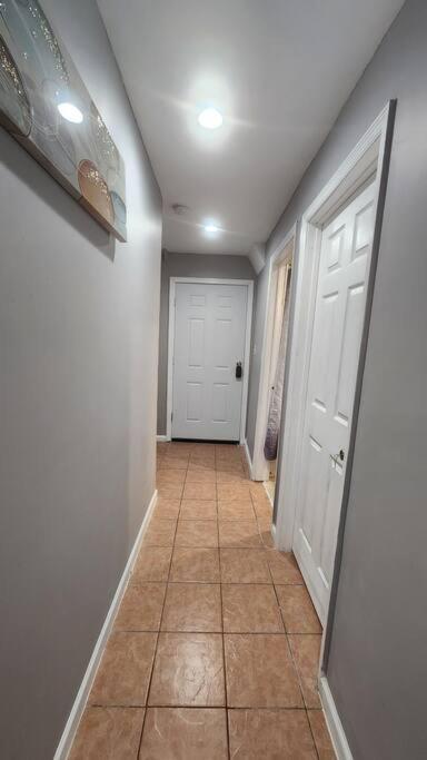 Cozy King Bed, Free Parking! *