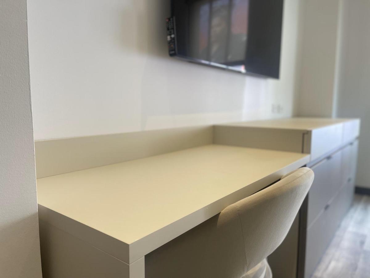 Weekly Discount! Sleeps 4near Airport&train *