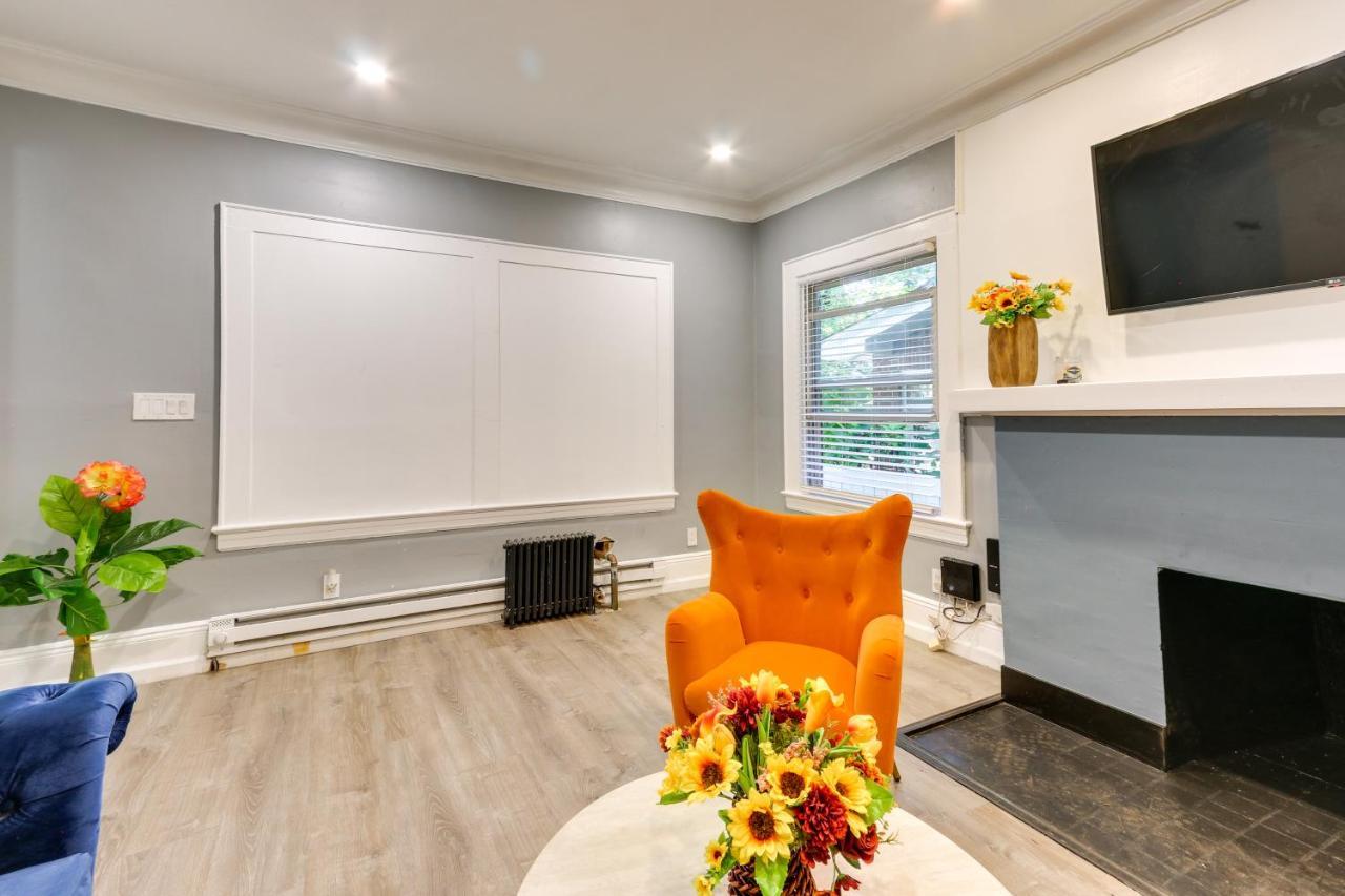 Chic Vacation 3 Mi To Airport! Holiday home Newark