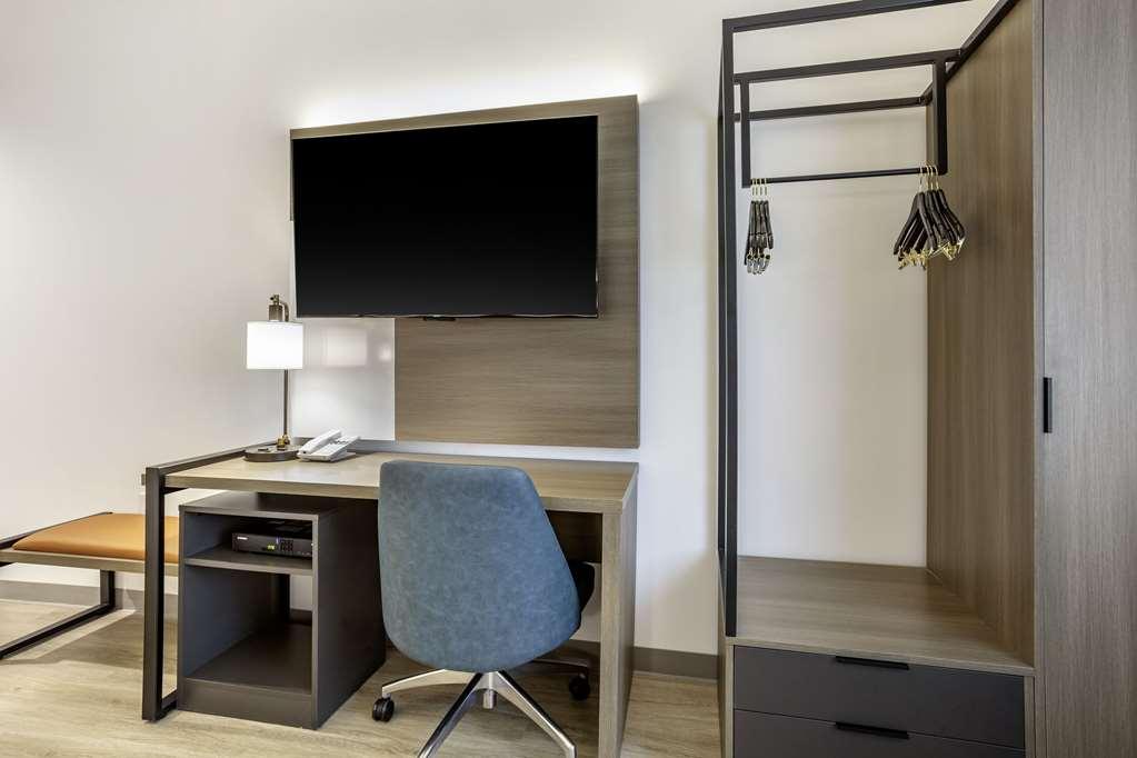 Comfort & Liberty International Airport Hotel