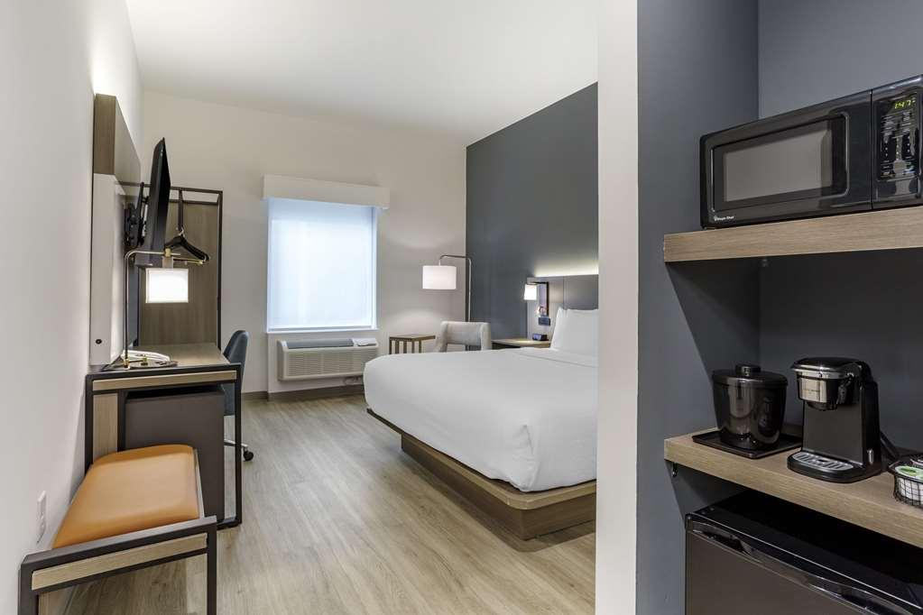 Comfort & Liberty International Airport Hotel