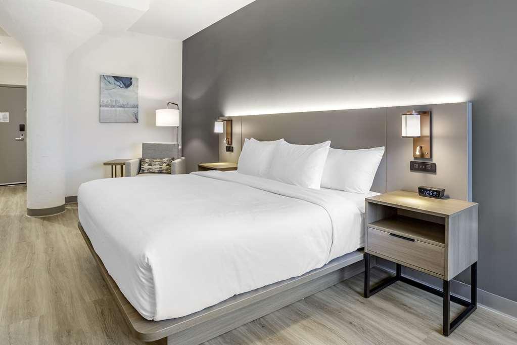 Comfort & Liberty International Airport
